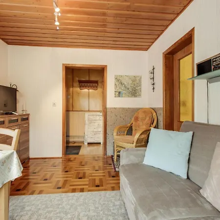 Holiday home Attractive In Sch Nbrunn With Garden